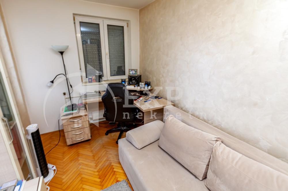 Slika 3 - Stan u zgradi, novogradnja, uknjižen, centralno grejanje, oglas ID p-015622