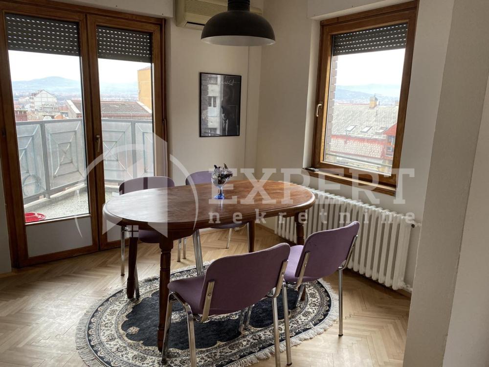 Slika 5 - Stan u zgradi, uknjižen, centralno grejanje, oglas ID p-015625