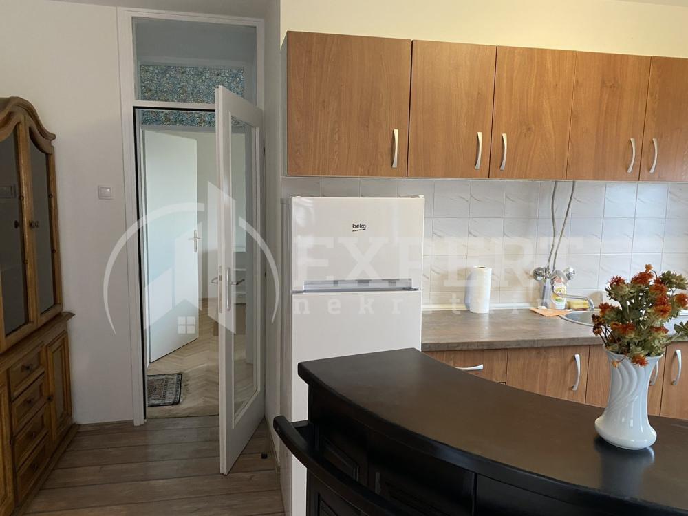 Slika 3 - Stan u zgradi, uknjižen, centralno grejanje, oglas ID p-015625