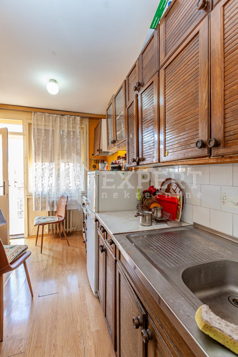 Slika 8 - Stan u zgradi, grejanje na struju, oglas ID p-015627