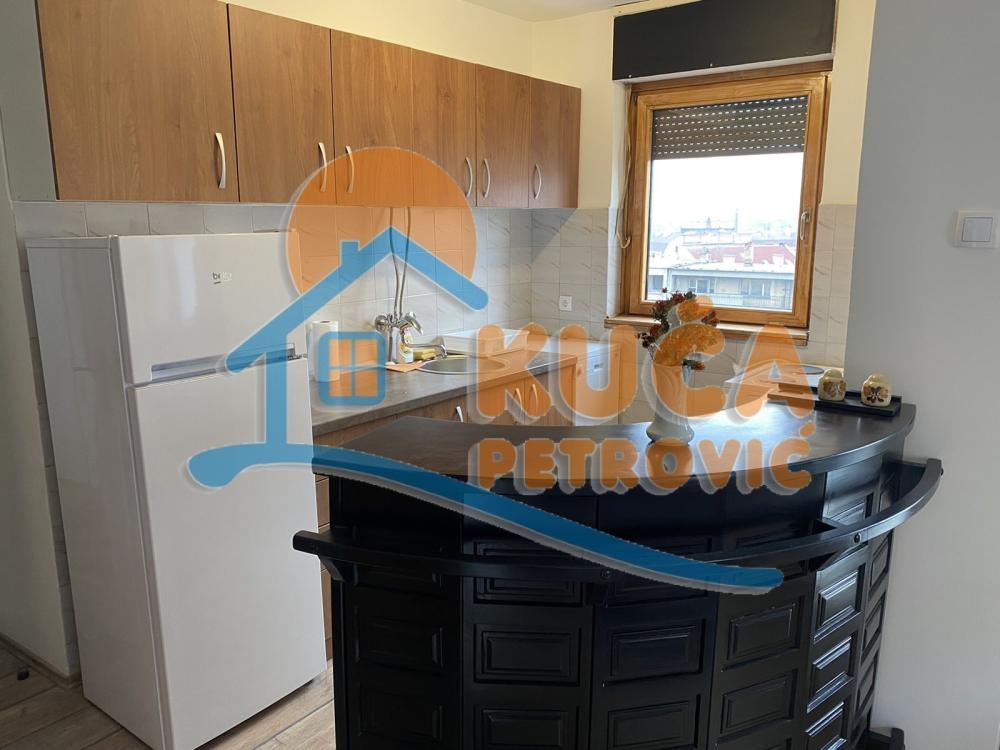 Slika 4 - Stan u zgradi, uknjižen, centralno grejanje, oglas ID p-015625