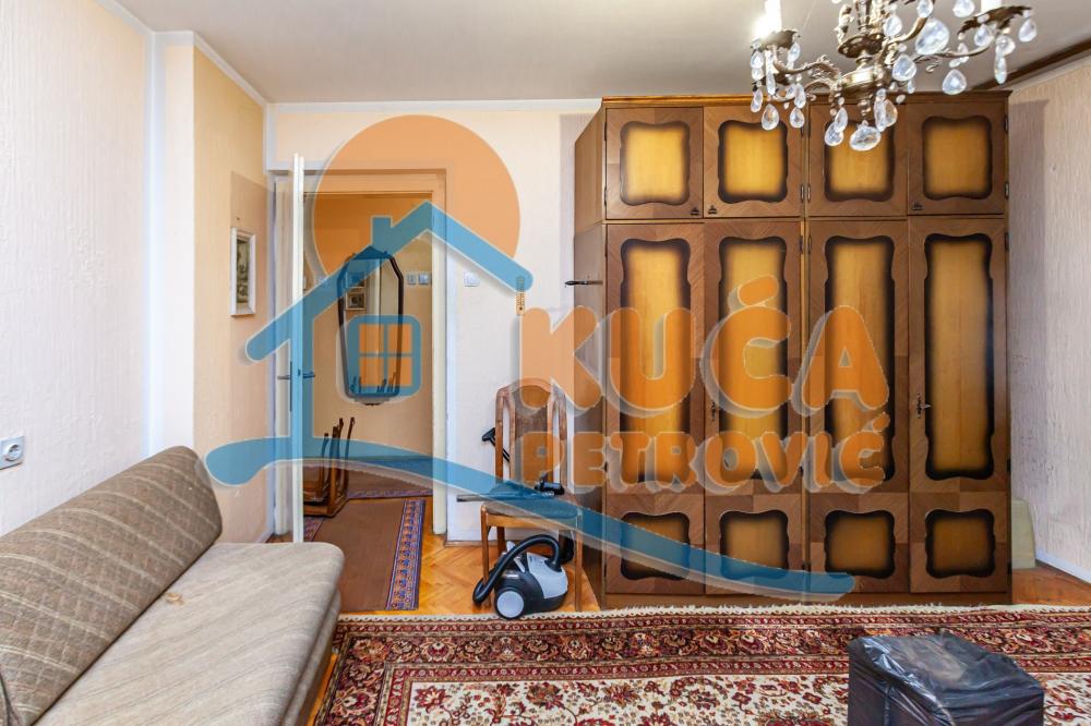 Slika 5 - Stan u zgradi, grejanje na struju, oglas ID p-015627