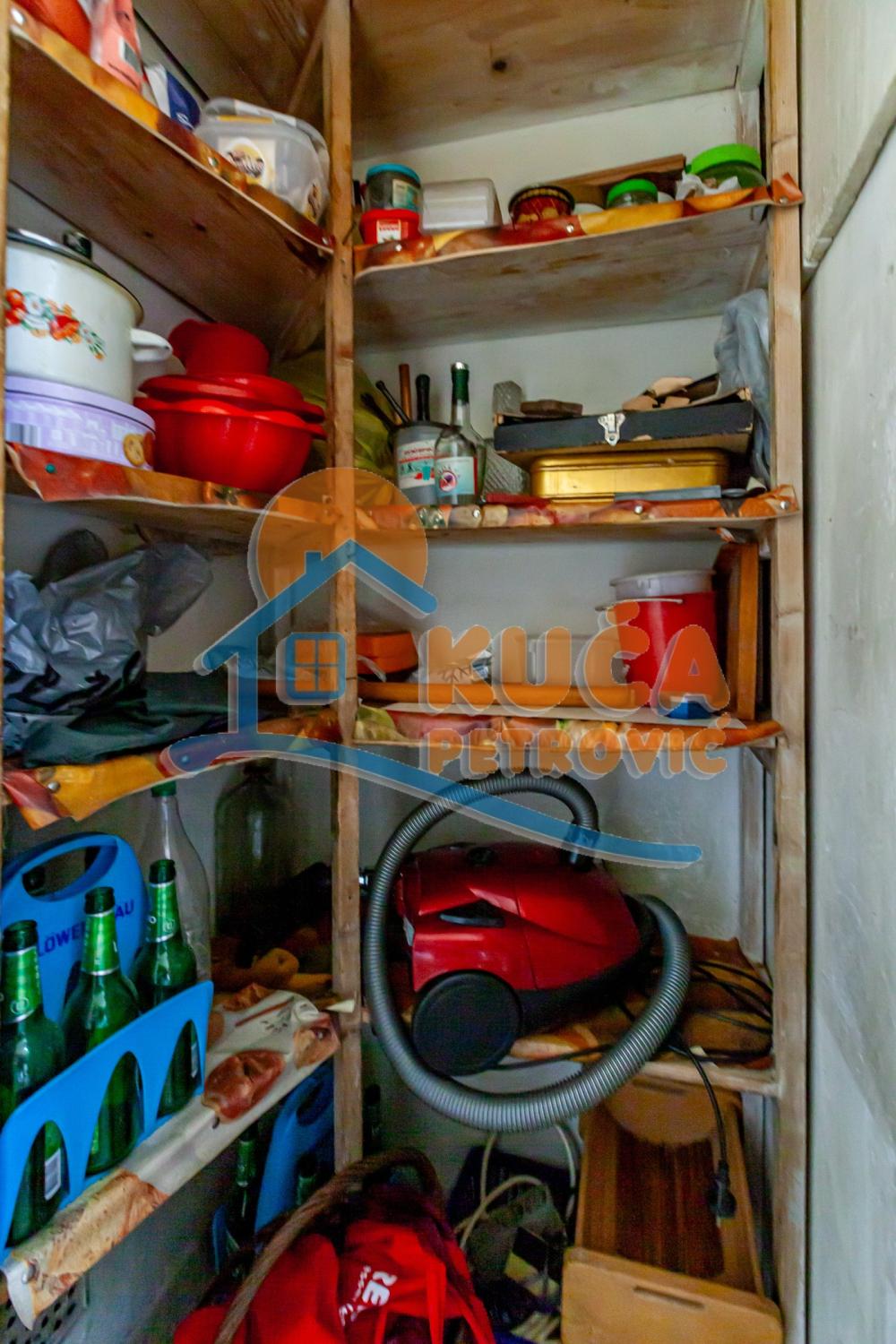 Slika 10 - Stan u zgradi, grejanje na struju, oglas ID p-015627