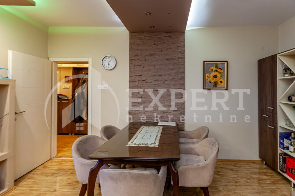 Slika 3 - Stan u zgradi, uknjižen, centralno grejanje, oglas ID p-015641