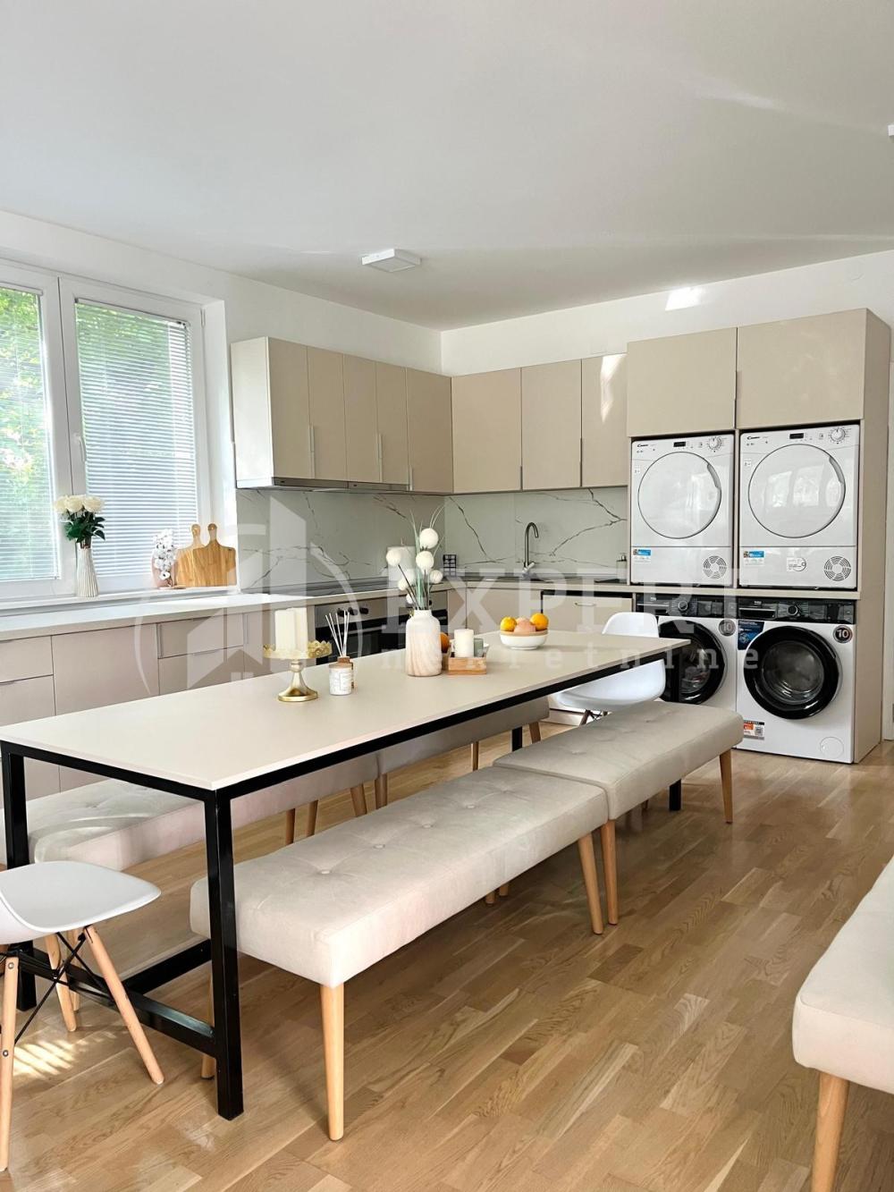 Slika 9 - Stan u zgradi, uknjižen, grejanje na struju, oglas ID p-015652