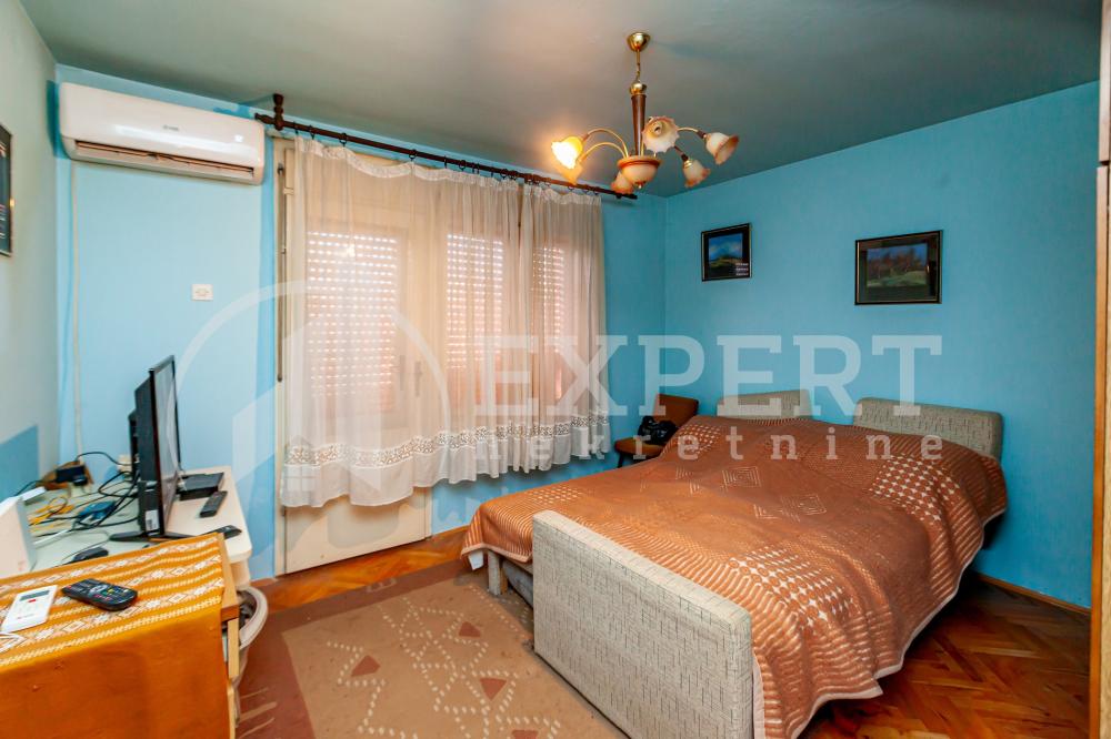 Slika 4 - Stan u zgradi, uknjižen, grejanje na struju, oglas ID p-015654