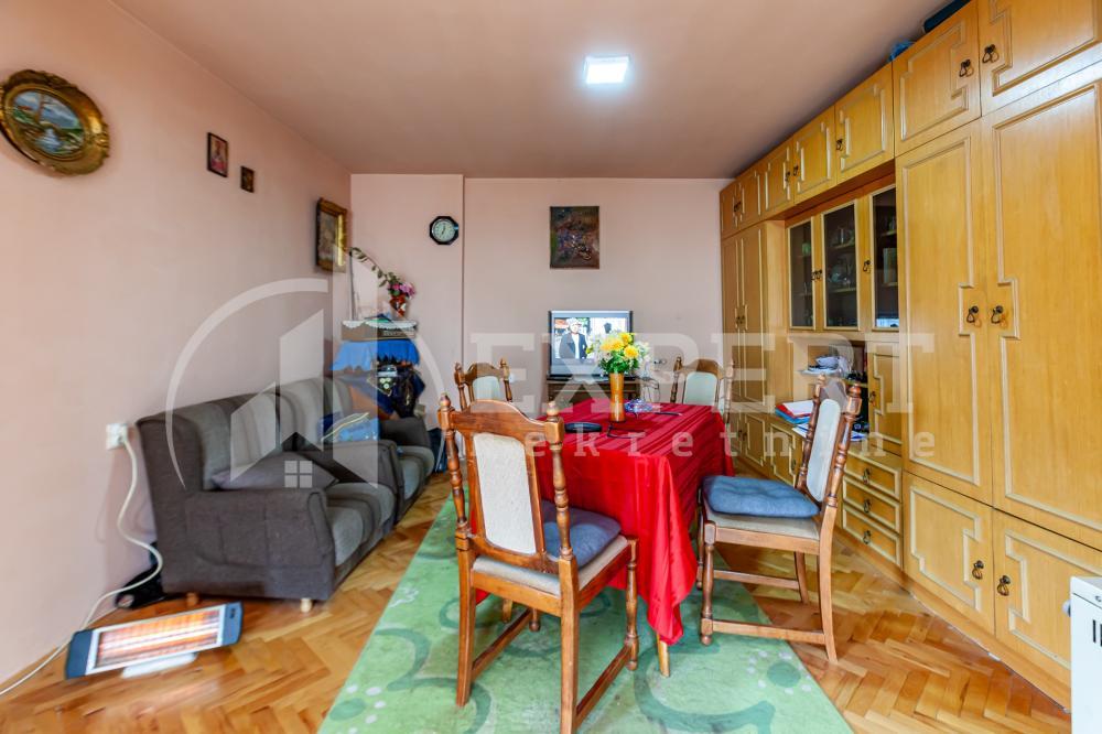 Glavna slika -Stan u zgradi, uknjižen, grejanje na struju, oglas ID p-015654