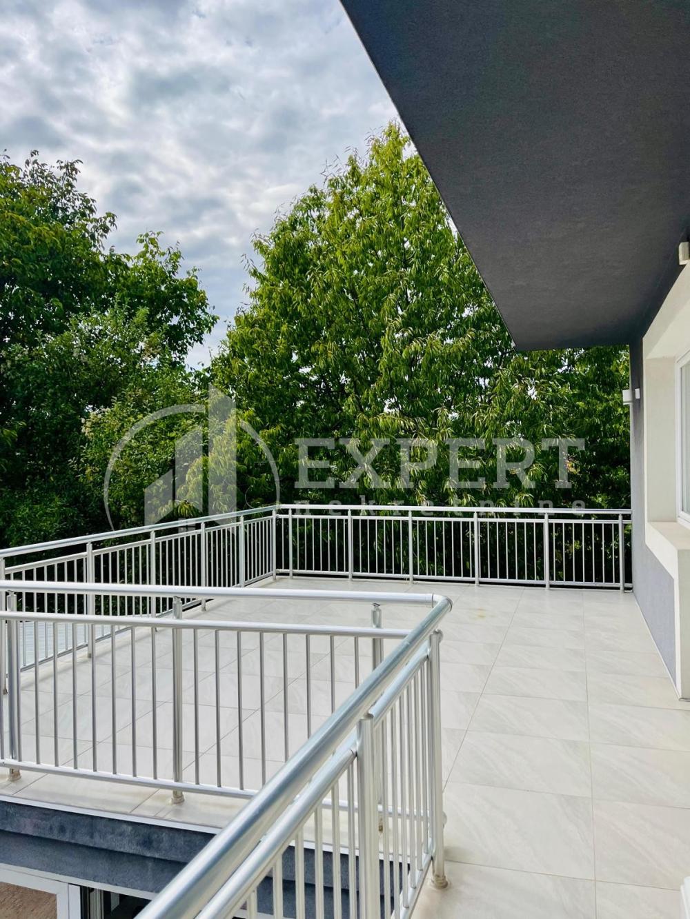 Slika 6 - Stan u zgradi, uknjižen, grejanje na struju, oglas ID p-015659