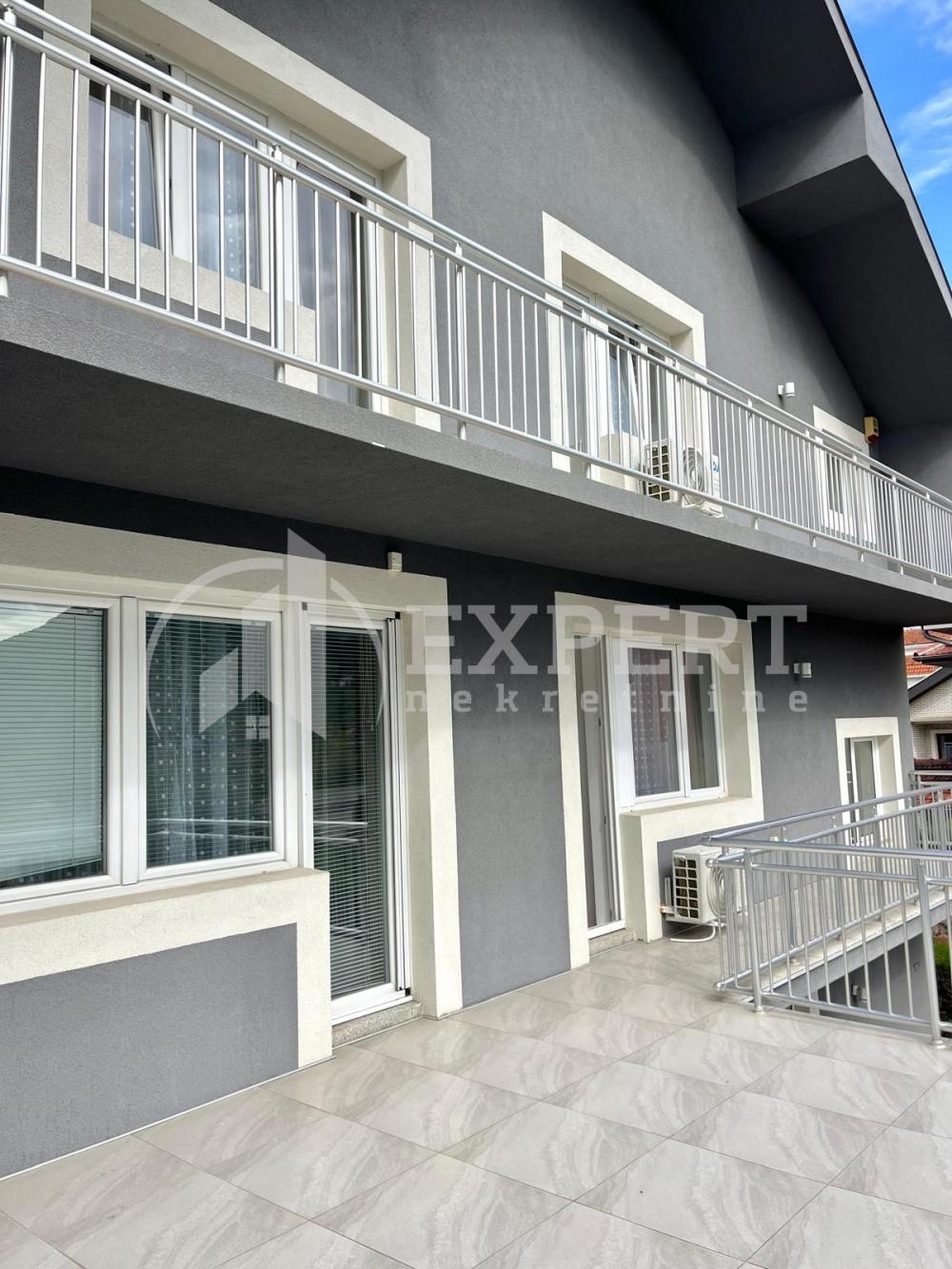 Slika 2 - Stan u zgradi, oglas ID p-015660