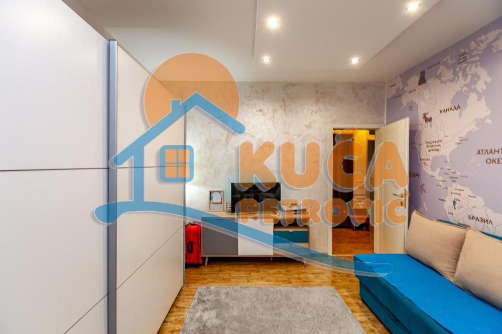 Slika 11 - Stan u zgradi, uknjižen, centralno grejanje, oglas ID p-015641