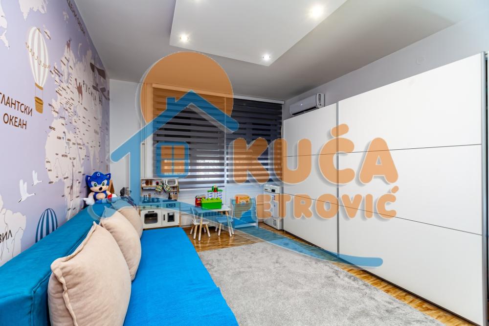 Slika 10 - Stan u zgradi, uknjižen, centralno grejanje, oglas ID p-015641