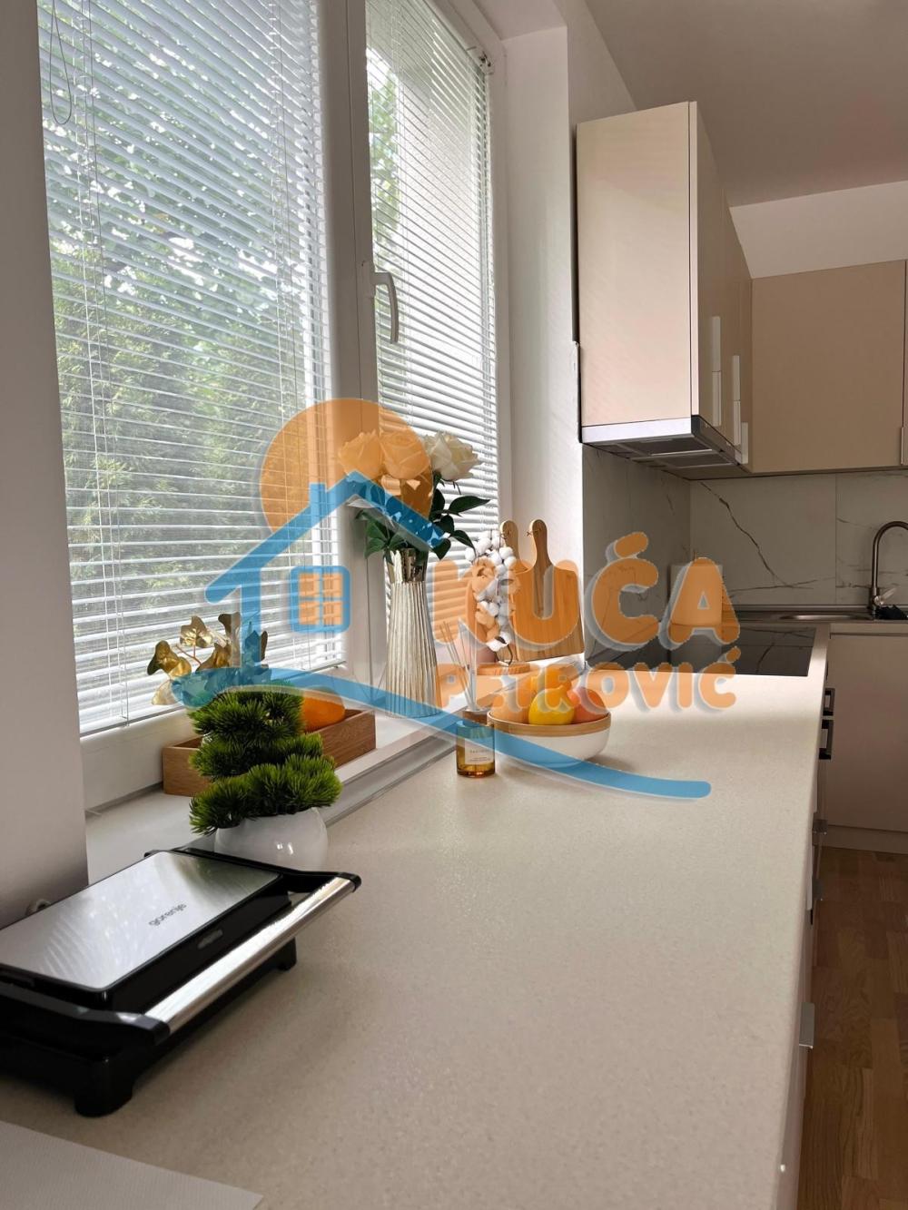 Slika 8 - Stan u zgradi, uknjižen, grejanje na struju, oglas ID p-015652