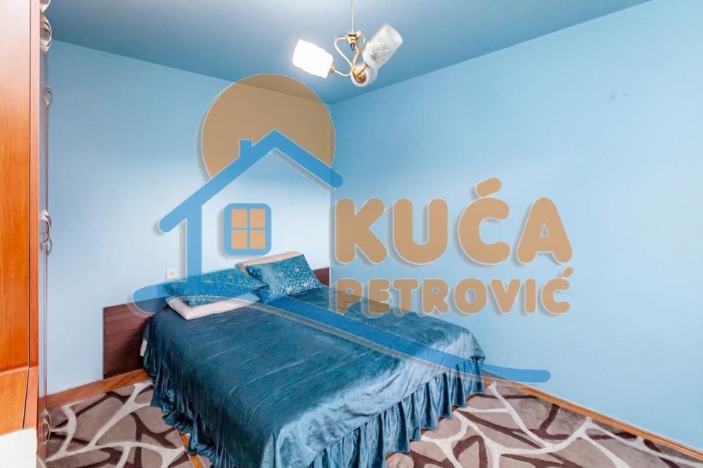 Slika 6 - Stan u zgradi, uknjižen, grejanje na struju, oglas ID p-015654