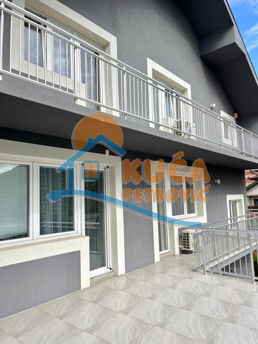 Slika 1 - Stan u zgradi, uknjižen, grejanje na struju, oglas ID p-015659