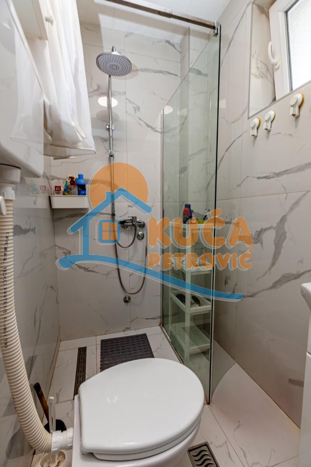 Slika 6 - Stan u zgradi, novogradnja, etažno grejanje, oglas ID p-015637