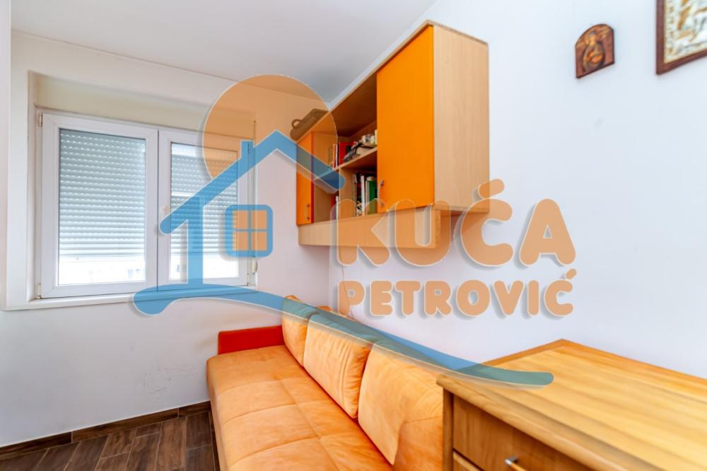 Slika 4 - Stan u zgradi, novogradnja, etažno grejanje, oglas ID p-015637