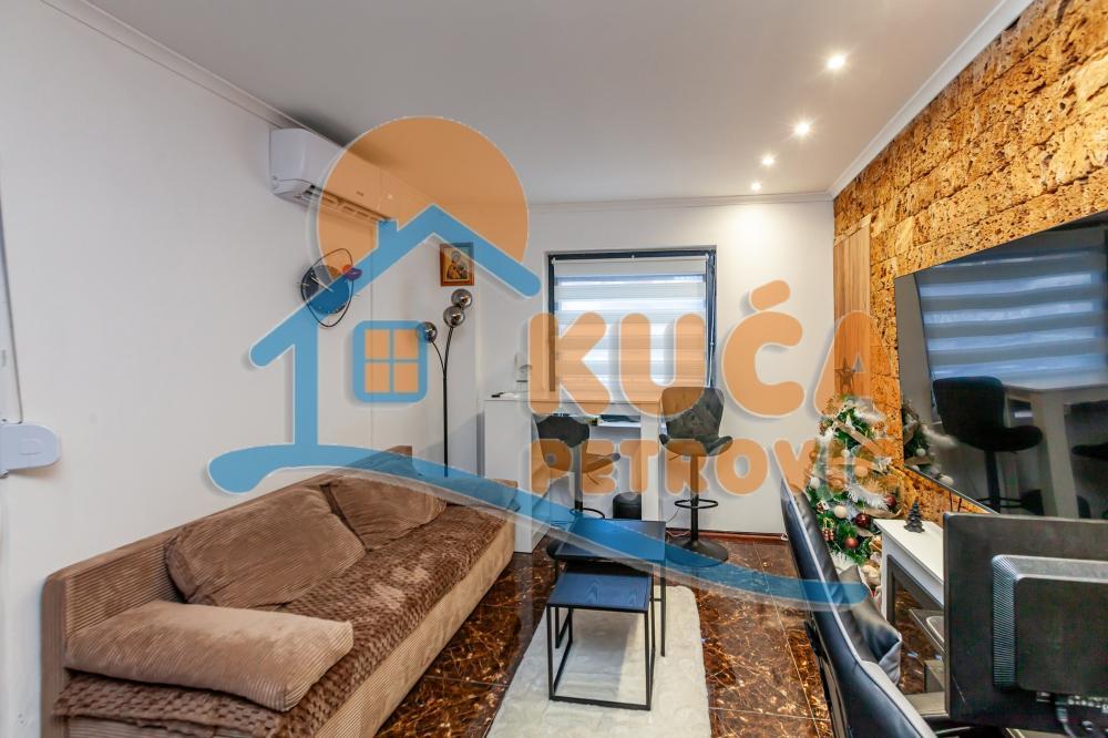 Glavna slika -Garsonjera, oglas ID p-015718