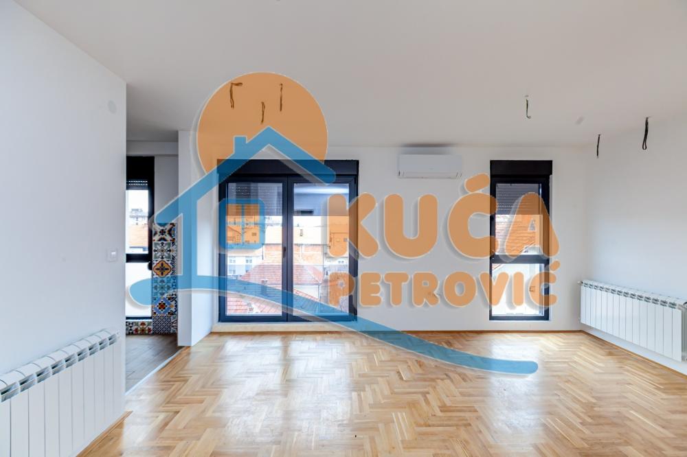 Slika 6 - Stan u zgradi, novogradnja, uknjižen, etažno grejanje, oglas ID p-015729