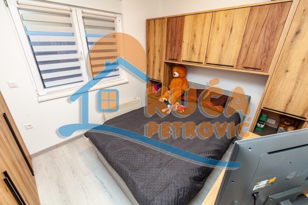 Slika 8 - Stan u zgradi, novogradnja, grejanje na struju, oglas ID p-015758