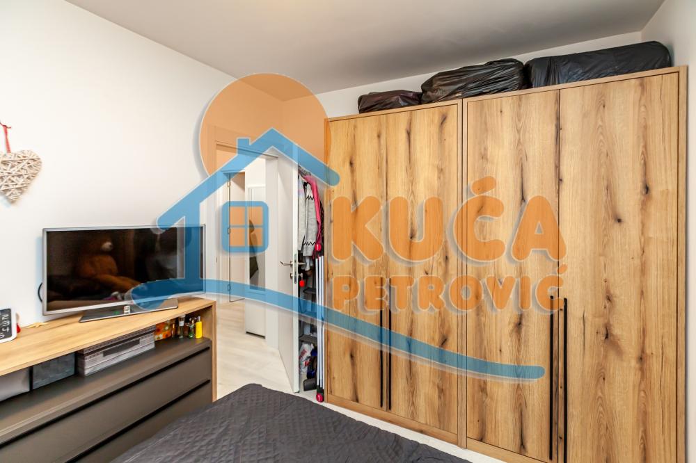 Slika 9 - Stan u zgradi, novogradnja, grejanje na struju, oglas ID p-015758