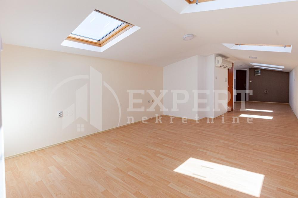 Slika 2 - Stan u zgradi, novogradnja, uknjižen, grejanje na struju, oglas ID p-05517