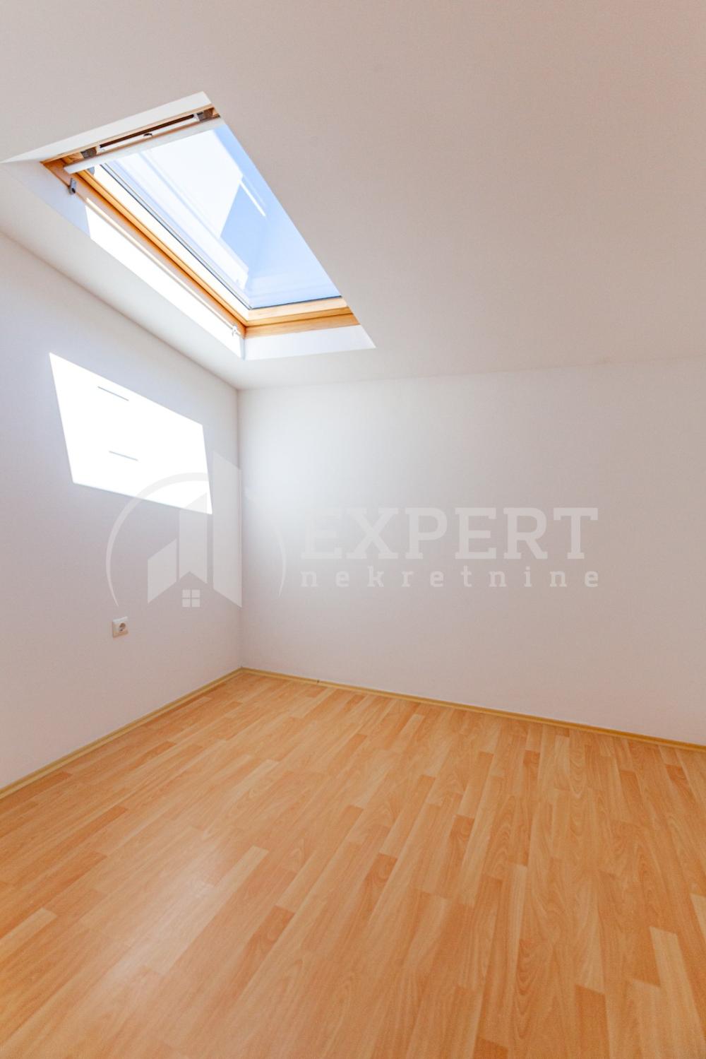 Slika 7 - Stan u zgradi, novogradnja, uknjižen, grejanje na struju, oglas ID p-05517