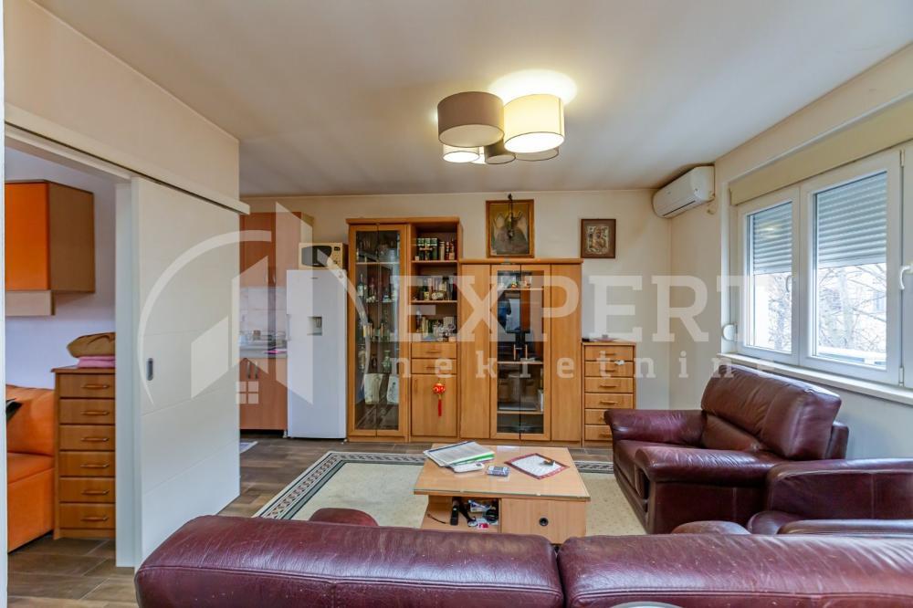 Glavna slika -Stan u zgradi, novogradnja, etažno grejanje, oglas ID p-015637