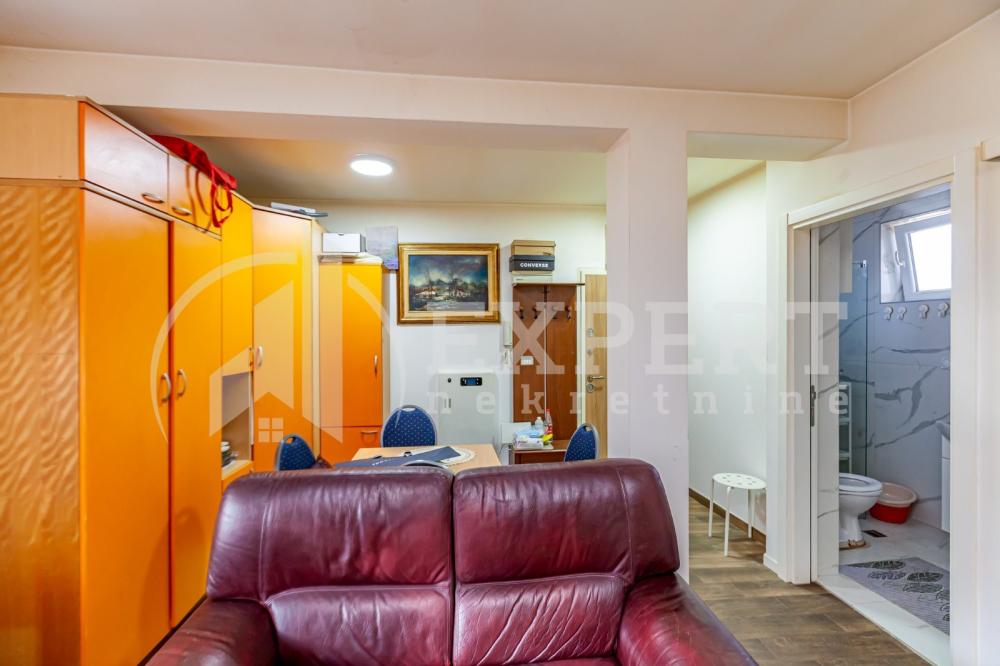 Slika 1 - Stan u zgradi, novogradnja, etažno grejanje, oglas ID p-015637