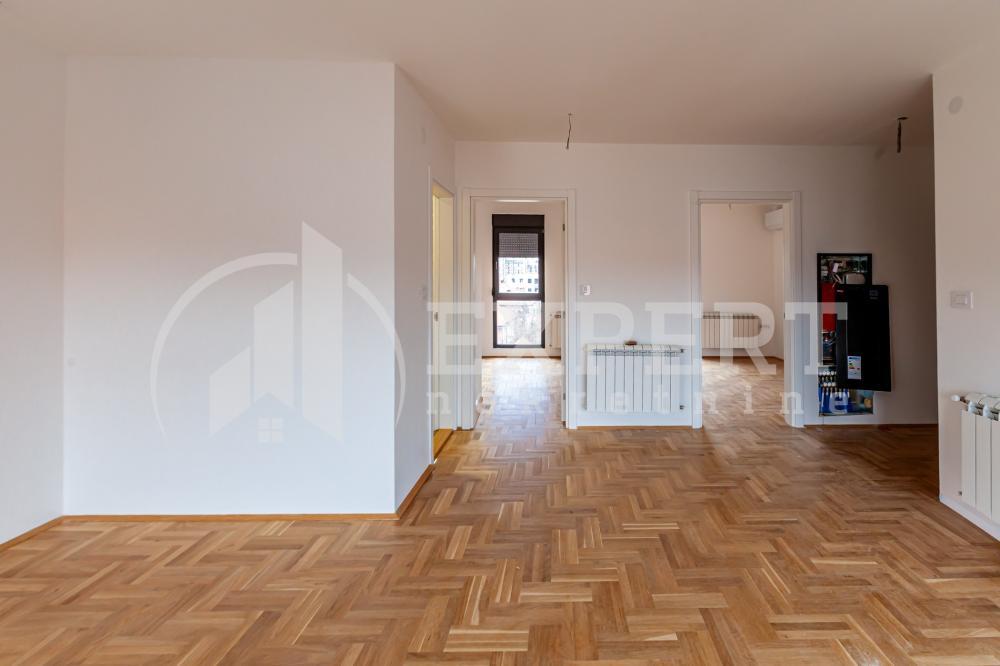 Glavna slika -Stan u zgradi, novogradnja, uknjižen, etažno grejanje, oglas ID p-015729