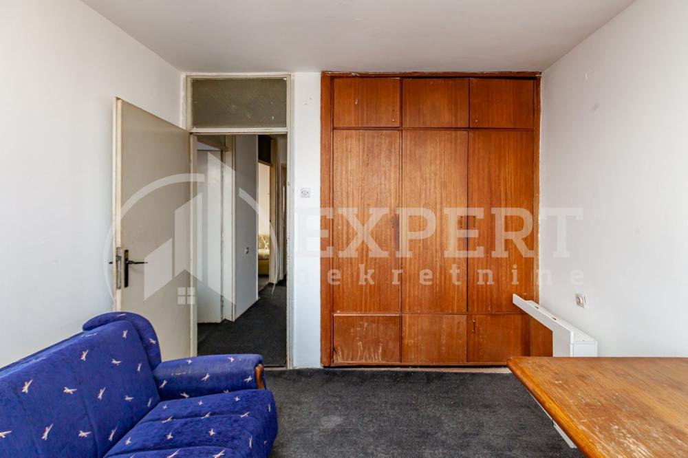 Slika 9 - Stan u zgradi, uknjižen, centralno grejanje, oglas ID p-015744