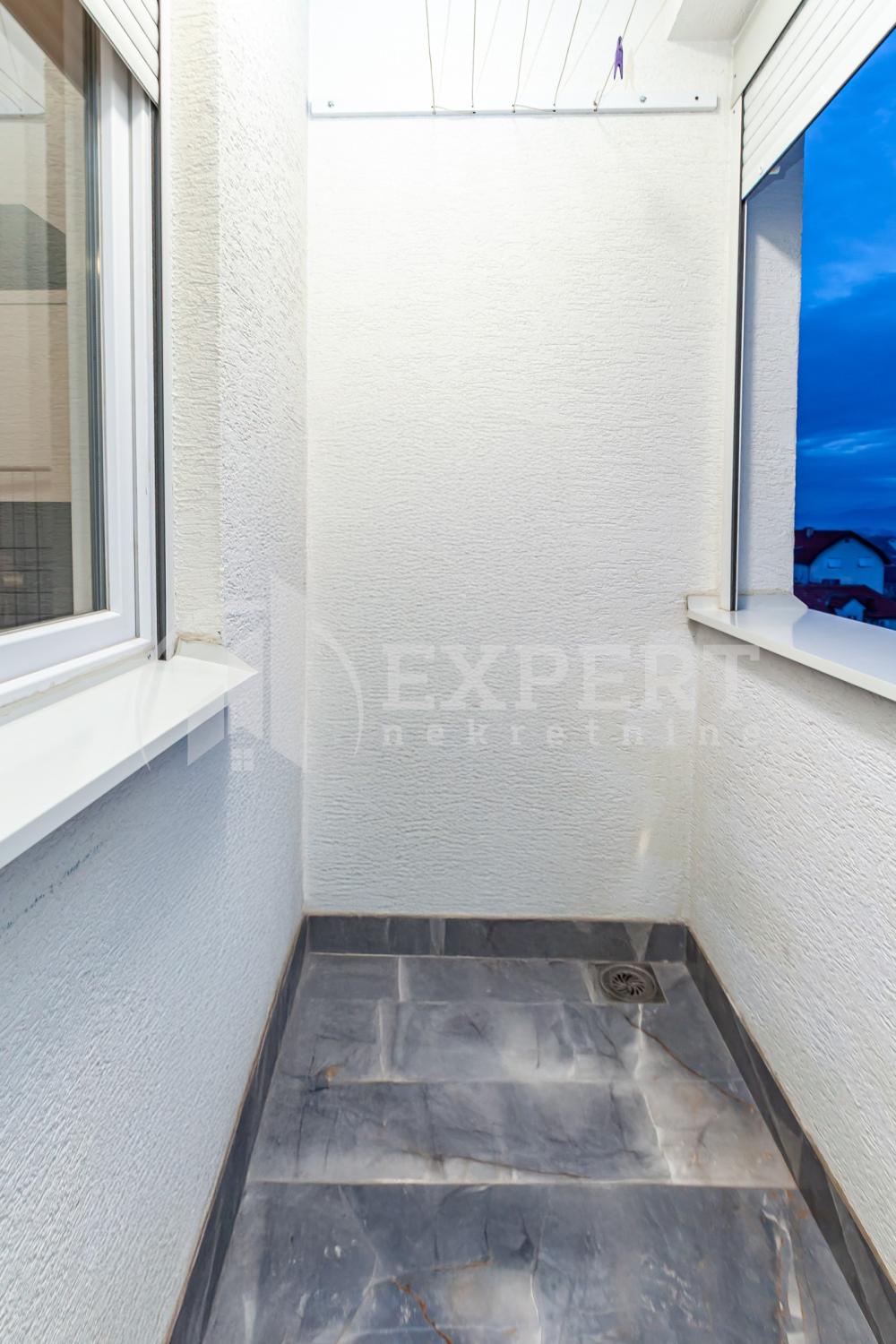 Slika 6 - Stan u zgradi, novogradnja, grejanje na struju, oglas ID p-015758