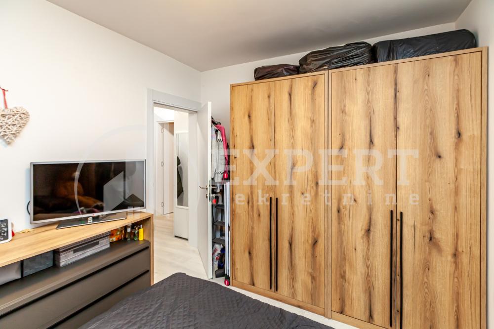 Slika 9 - Stan u zgradi, novogradnja, grejanje na struju, oglas ID p-015758