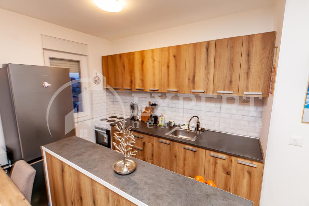 Slika 4 - Stan u zgradi, novogradnja, grejanje na struju, oglas ID p-015758