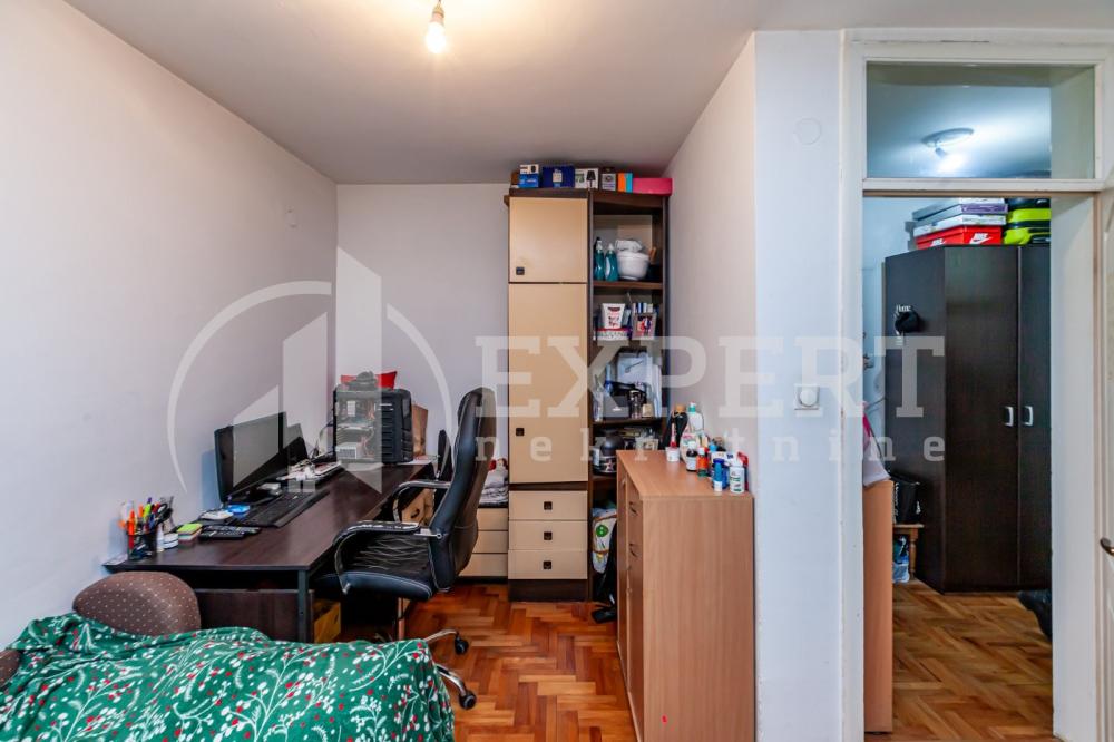 Slika 5 - Stan u zgradi, uknjižen, centralno grejanje, oglas ID p-015778