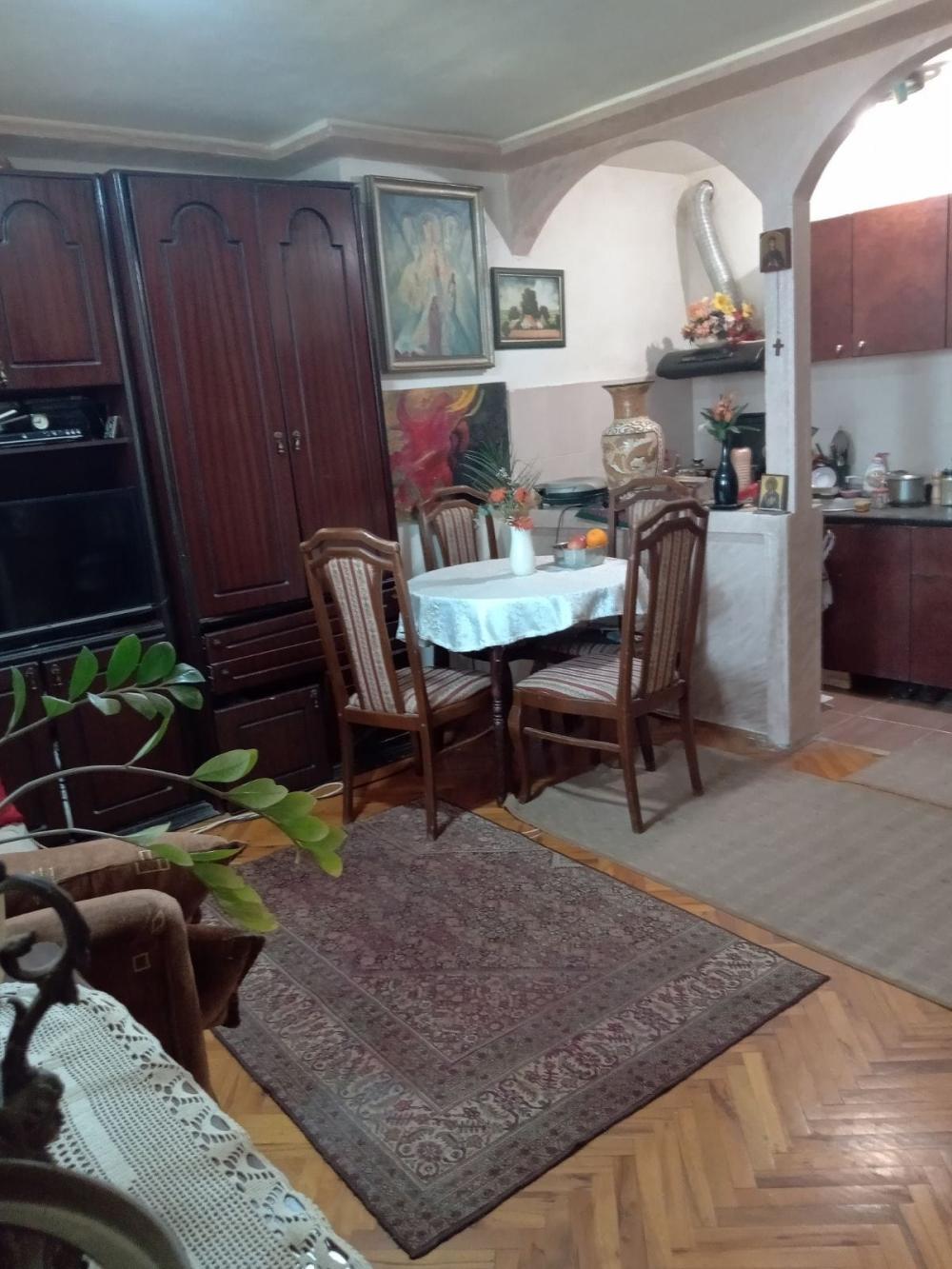 Glavna slika -Dvosoban stan, starogradnja, kod Svetosavskog parka