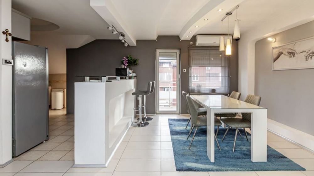 Slika 3 - Prodaje se sa nameštajem i parkingom