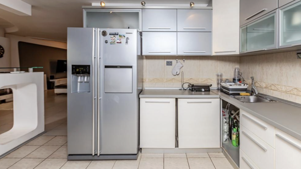 Slika 4 - Prodaje se sa nameštajem i parkingom