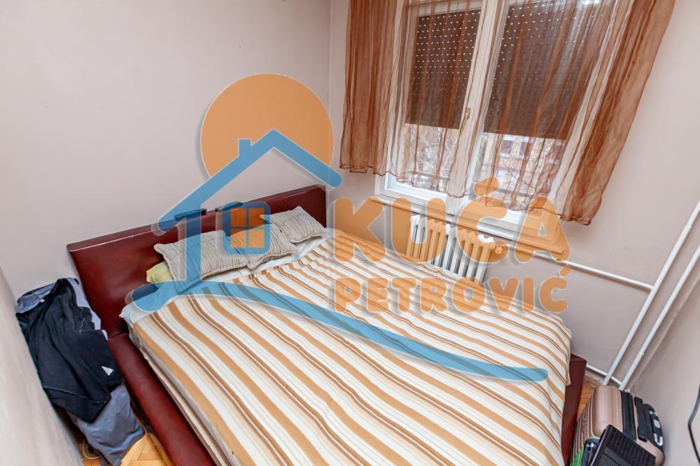 Slika 6 - Stan u zgradi, uknjižen, centralno grejanje, oglas ID p-015831