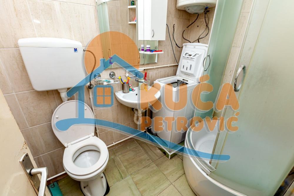 Slika 6 - Stan u zgradi, uknjižen, grejanje na struju, oglas ID p-015836