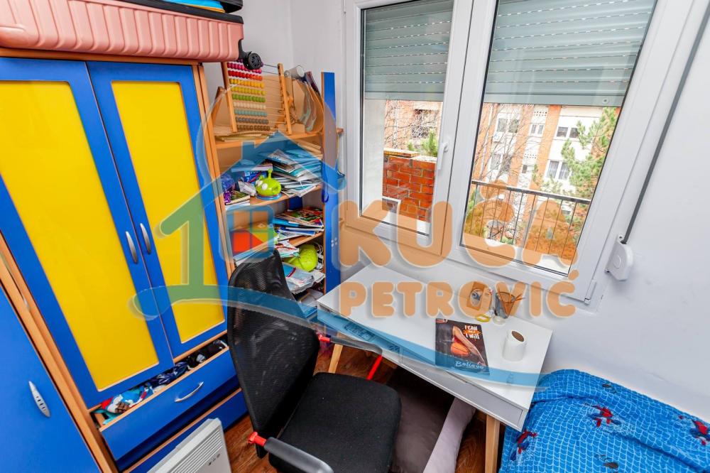 Slika 9 - Stan u zgradi, uknjižen, grejanje na struju, oglas ID p-015836