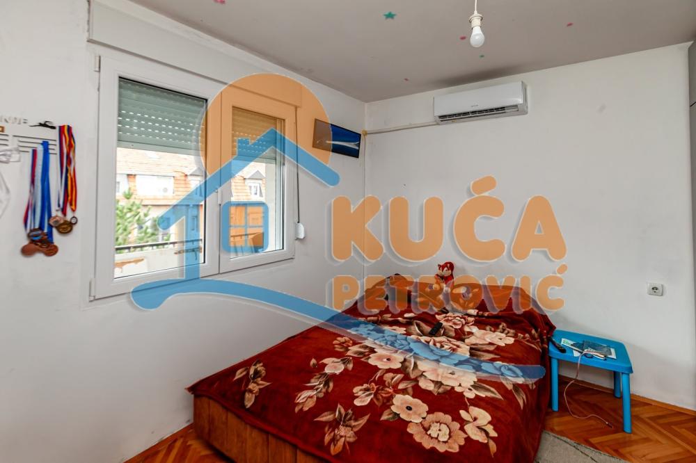 Slika 3 - Stan u zgradi, uknjižen, grejanje na struju, oglas ID p-015836