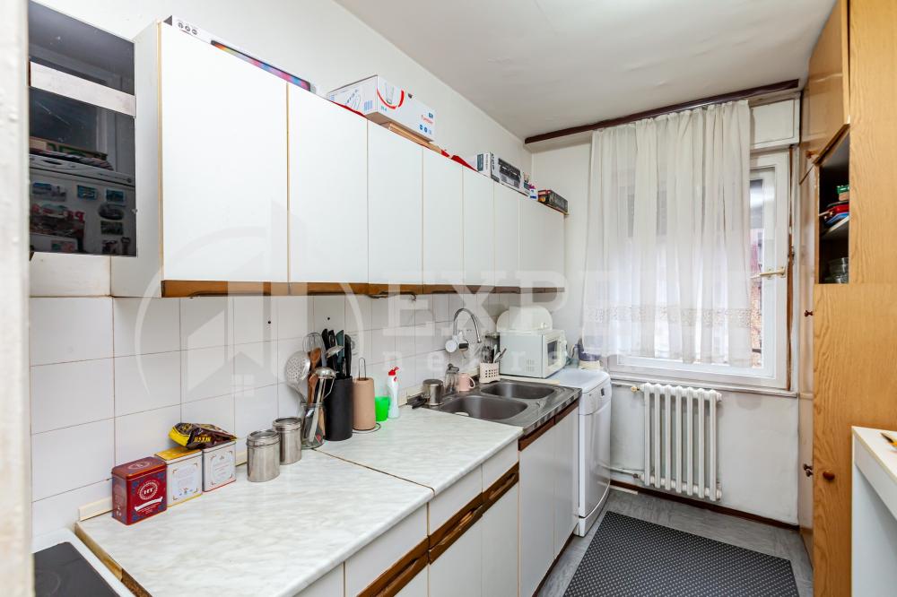 Slika 9 - Stan u zgradi, uknjižen, centralno grejanje, oglas ID p-015831