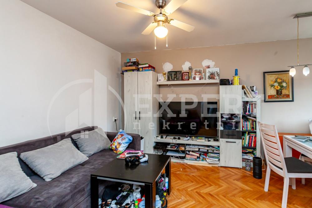 Slika 2 - Stan u zgradi, uknjižen, grejanje na struju, oglas ID p-015836