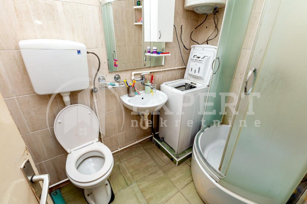 Slika 6 - Stan u zgradi, uknjižen, grejanje na struju, oglas ID p-015836