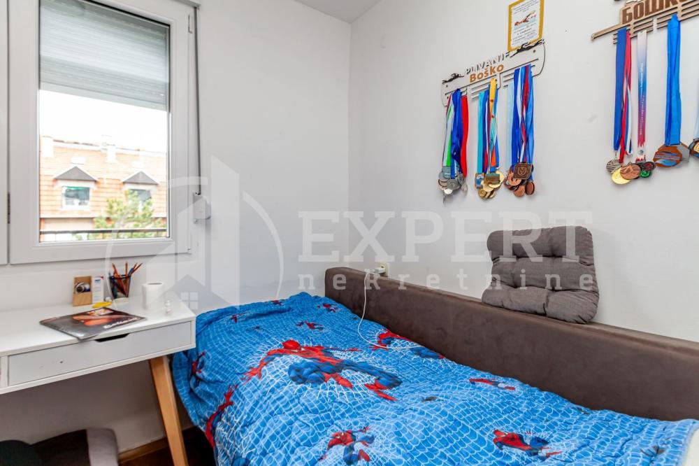 Slika 5 - Stan u zgradi, uknjižen, grejanje na struju, oglas ID p-015836