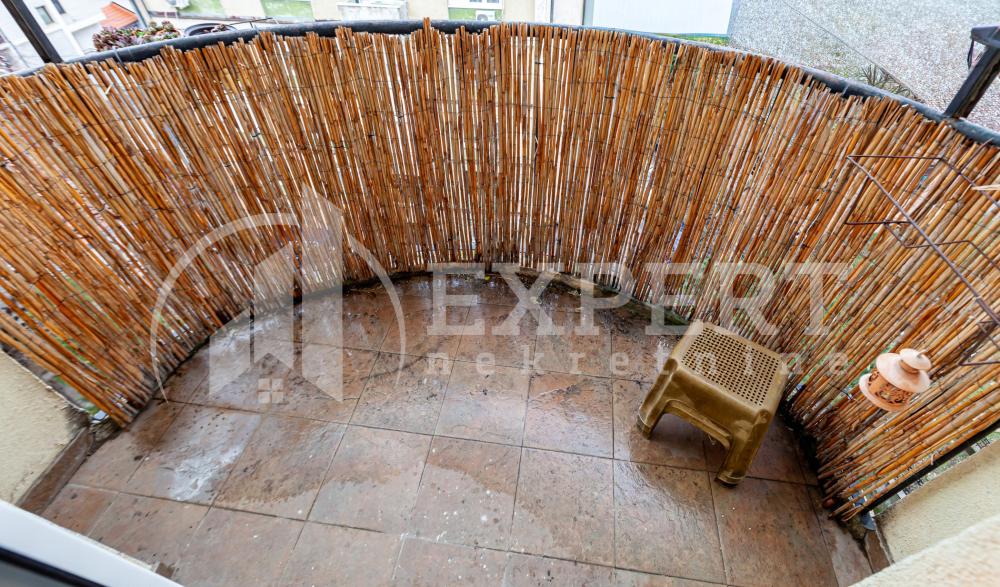 Slika 6 - Stan u zgradi, uknjižen, etažno grejanje, oglas ID p-015838