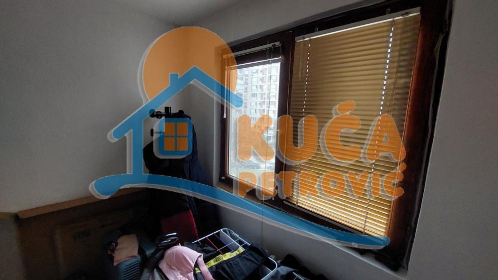 Slika 8 - Stan u zgradi, uknjižen, centralno grejanje, oglas ID p-015893