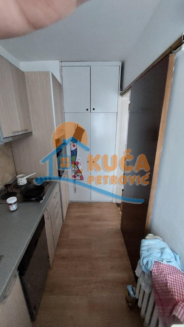 Slika 11 - Stan u zgradi, uknjižen, centralno grejanje, oglas ID p-015893