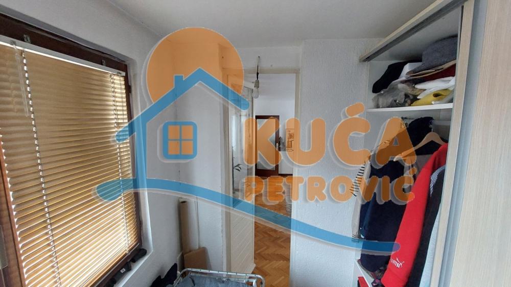 Slika 7 - Stan u zgradi, uknjižen, centralno grejanje, oglas ID p-015893