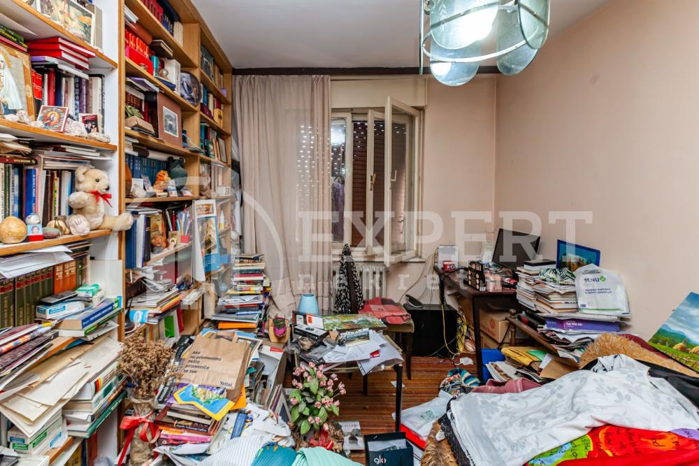 Slika 7 - Stan u zgradi, uknjižen, centralno grejanje, oglas ID p-011770